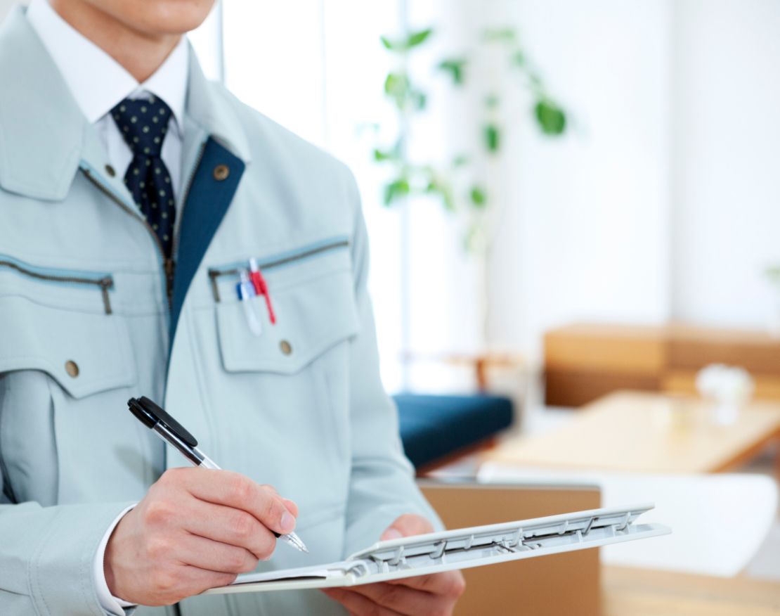 契約を急かしてくる業者ではないか